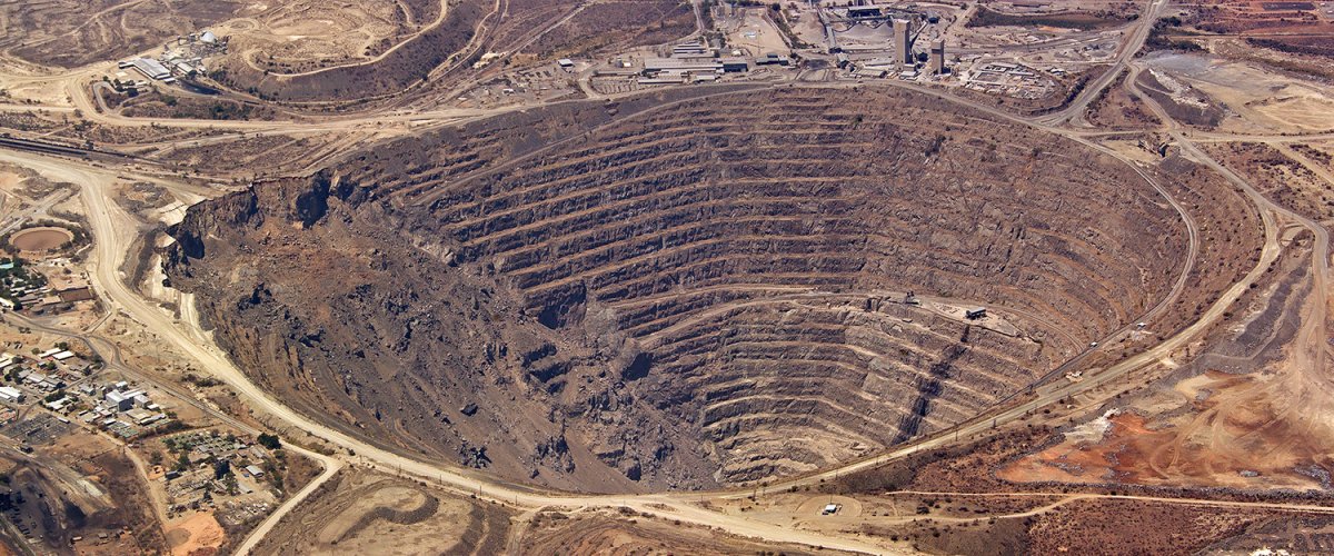 focuseconomics_aerial_view_of_enormous_copper_mine_at_palabora_south_africa_54136903.jpg